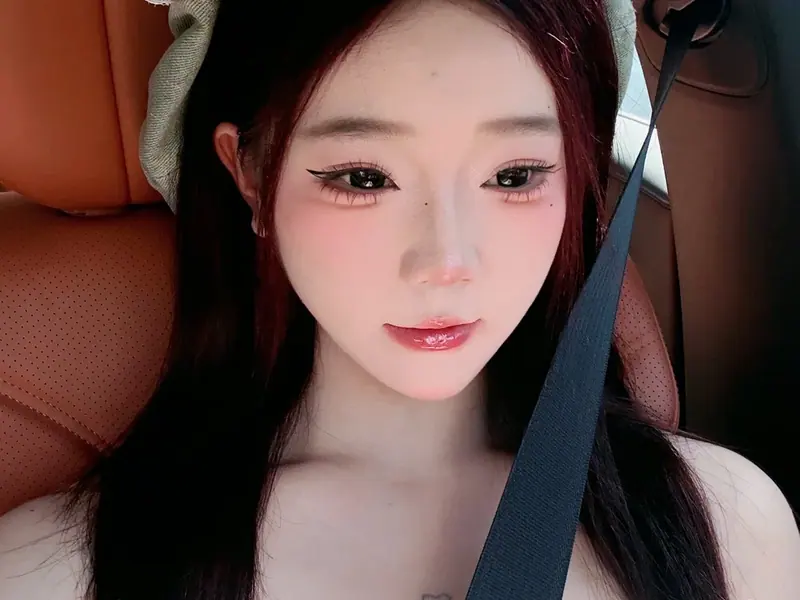 Live performer preview